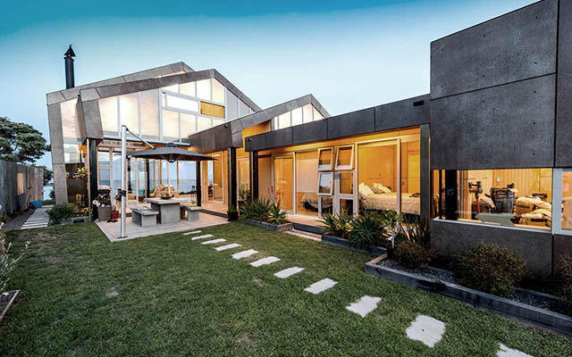 Sea Side Shanty – Grand Design House